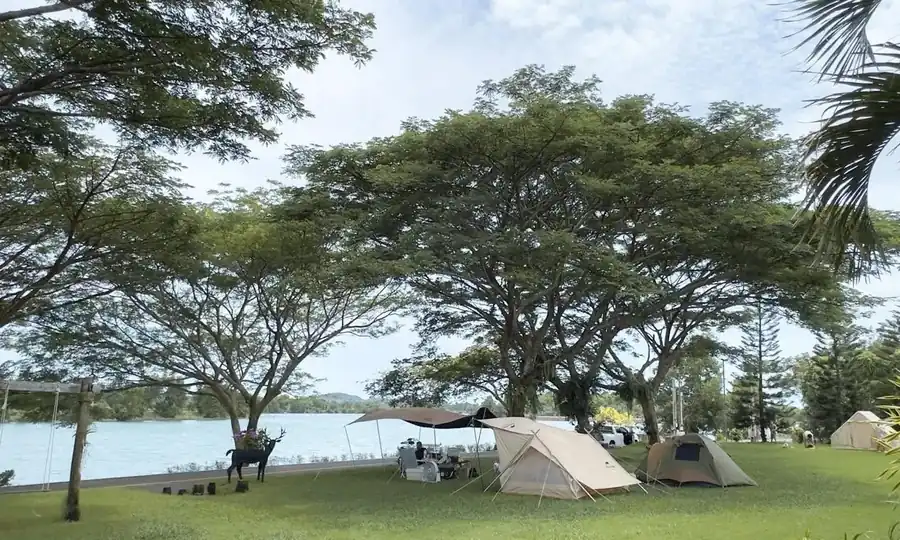 潟湖湖畔营地的营地资料照片