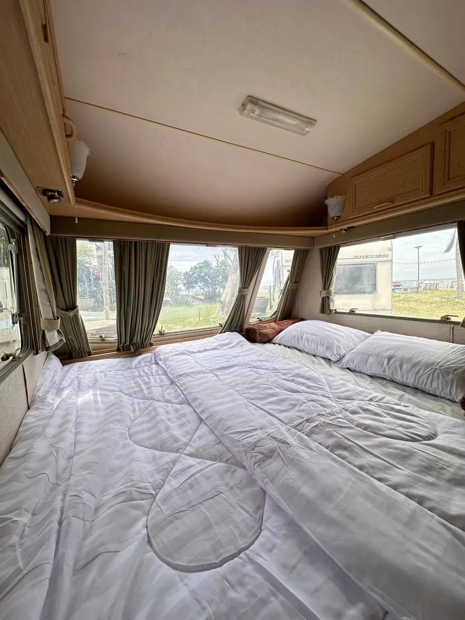 白屋海边房车住宿的营地资料照片